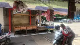 dijual kios pasar  posisi hook depan parkiran dan perkantoran
