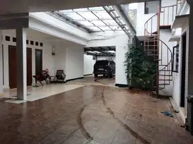 Dijual murah rumah hitung tanah di kemang jakarta selatan