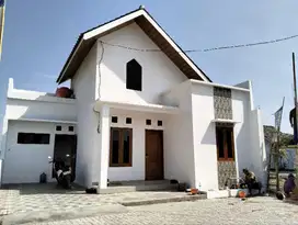 RUMAH DIJUAL DI KARTASURA DEKAT JALAN RAYA SOLO SEMARANG
