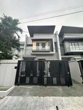 Dijual Rumah Baru Gress 2 Lantai Minimalis Mewah Manyar Kartika