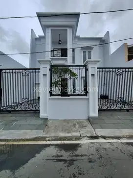 Rumah Mewah Komplek Duren Sawit Jakarta Timur