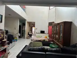 DIJUAL RUMAH DI JL PEMUDA DEPOK SHM 498m² 4+1BR 2 LANTAI