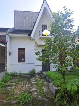 Di Jual Rumah Di Cluster Vanesia Sentul City