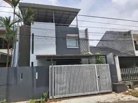 Dijual  Rumah di Sumber sari