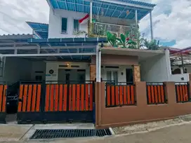 DIJUAL RUMAH 2 LANTAI RAPIH SIAP HUNI