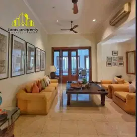 Dijual Rumah Hook Mewah 7 BR Luas 1.225 Sqm  di Menteng Jakarta Pusat