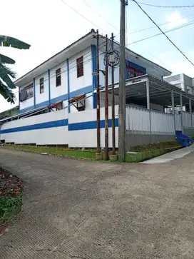 Bangunan Banyak Kamar Bisa Untuk Rumah Kos, Diklat, Dekat UI Depok
