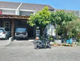 Dijual rumah type 100/184 di perumahan gardenia semarang