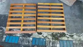 Pallete kayu untuk dipan