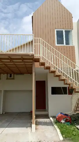 Rumah 2 lantai model Skandinavia di Zian Istana Mojosari
