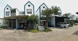 Rumah 2 lantai model American classic di Zian Istana