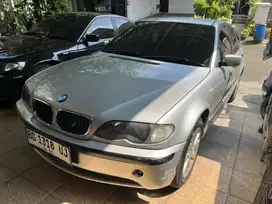 BMW 318i 2004 Bensin