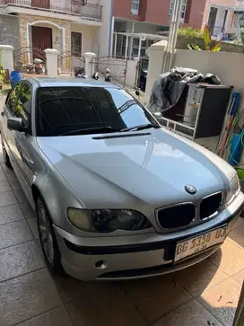 BMW 318i 2004 Bensin