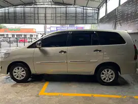 Di jual kijang Inova 2012