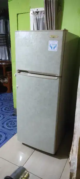 Jual kulkas 2 pintu bagus