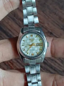 Jam tangan Seiko 5 Wanita 4207-0010 JDM