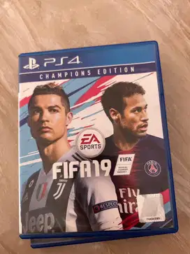 Ps 4 FIFA 19 like new jarang di pake jual rugi