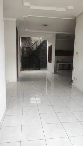 Dijual/disewakan rumah terawat di Taman kopi indah 3 bandung