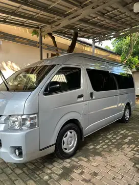 Jual HIACE Commuter Istimewa
