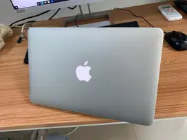 Macbook Air 11 inch Tahun 2015 Mulus Like New