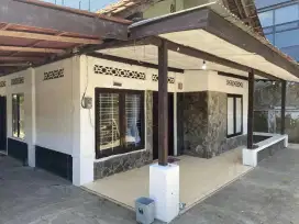 Disewakan rumah lokasi strategis, di segita emas Demangan Baru.