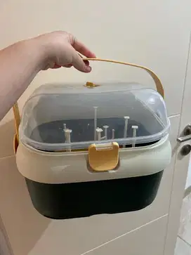 Tempat simpan botol susu