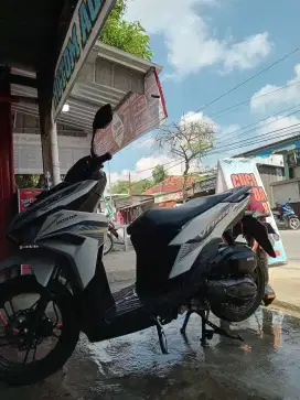VARIO 2023 PUTIH PAJAK BARU SAMPANG