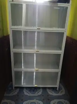 Dijual. Rak piring/rak serbaguna bahan besi baru beberapa bulan beli