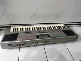 Keyboard Roland EM15i