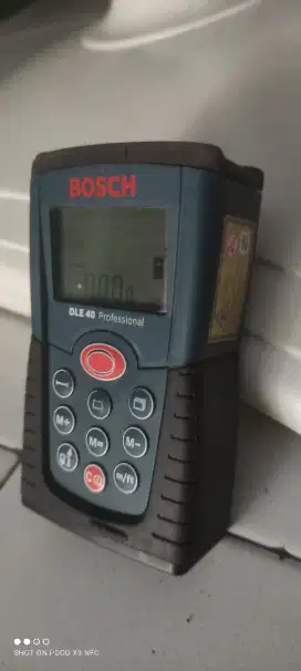 Meteran laser bosch DLE40