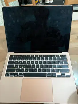 Dijual Macbook M1 Gold 8/256, nego tipis