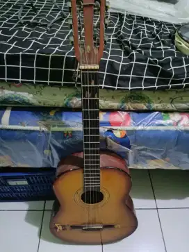 Jual gitar bekas