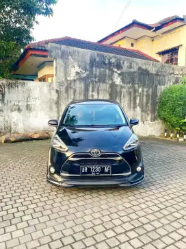 TOYOTA SIENTA Q MATIC 2017