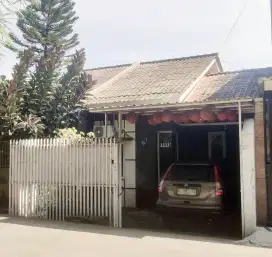 Dijual rumah siap huni gisiksari semarang barat manyaran