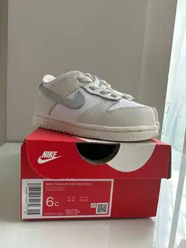 Sepatu nike anak