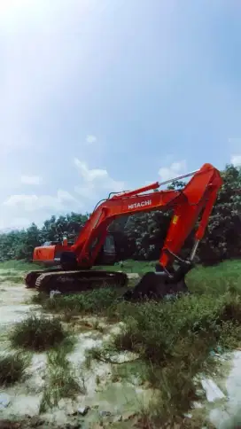 Excavator Hitachi Mulus, Siap Kerja