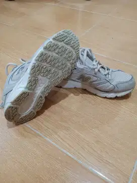 Sepatu new balance NB 408