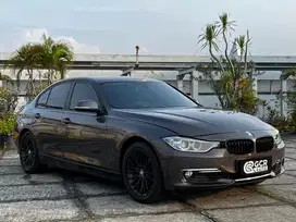 KM LOW !! BMW 320i 2.0 LUXURY F30 N20 2015 AT ISTIMEWA MDL 2016/2017