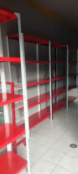 Rak gudang serbaguna