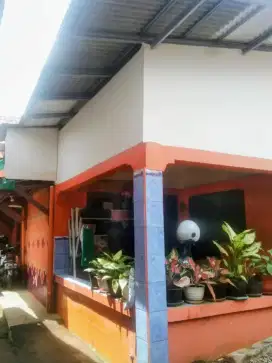 Rumah di kampung batik Neglasari