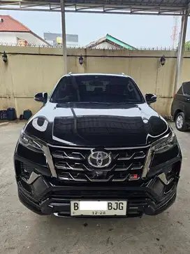 FORTUNER VRZ GR Sport 2.8 4x2 AT th 2023