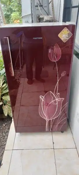 Kulkas merk polytron mini