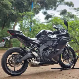 KM 2K AJA! KAWASAKI ZX25R NON ABS BLACK 2021 PAJAK ON SIAP GAS