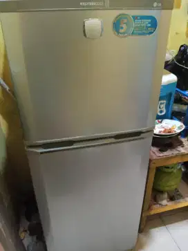 Kulkas LG 2 pintu