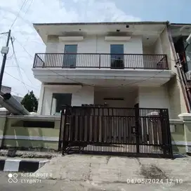 JUAL RUMAH MODEREN DI BULEVAR HIJAU DEKAT HALTE BUSWAY (C0002)