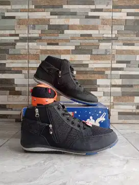 Sepatu Hitam Ukuran 40 Merk Speed
