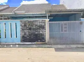 Rumah Biru asri di Griya Mangli Jember