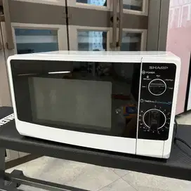 Preloved Microwave Sharp R220MAWH