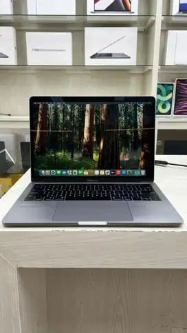 Macbook Pro 2019 core i5 13-inch