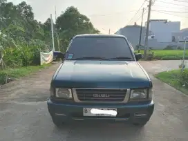 ISUZU PANTHER NEW ROYAL TH 2000